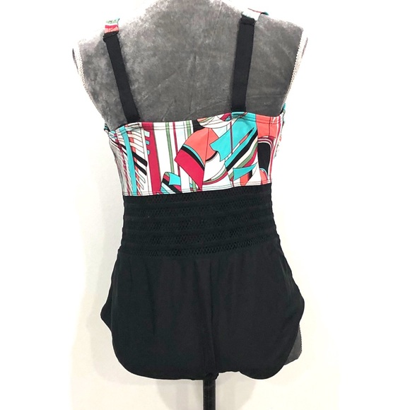 One piece swimsuit - Picture 3 of 8